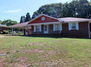 6374 Fairlane Dr, Morrow, GA 30260