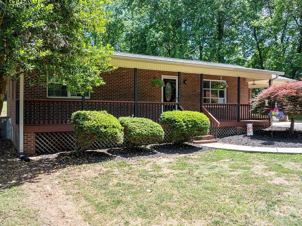 1st image of 119 Nevermore Ln
