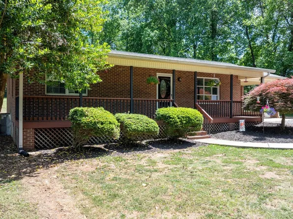 119 Nevermore Ln, Statesville, NC 28677