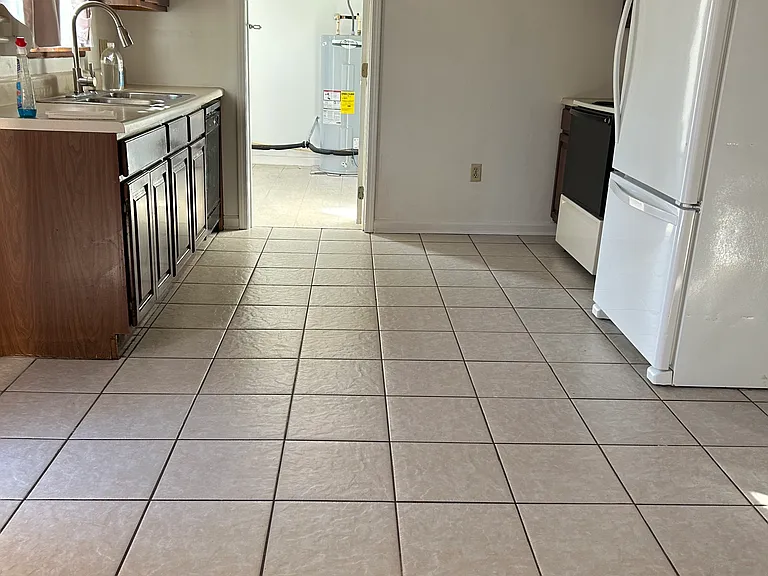 129 Norfolk Cir — Photo 9