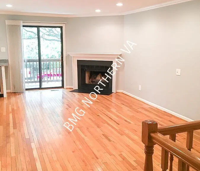 2107C N Rolfe St — Photo 4