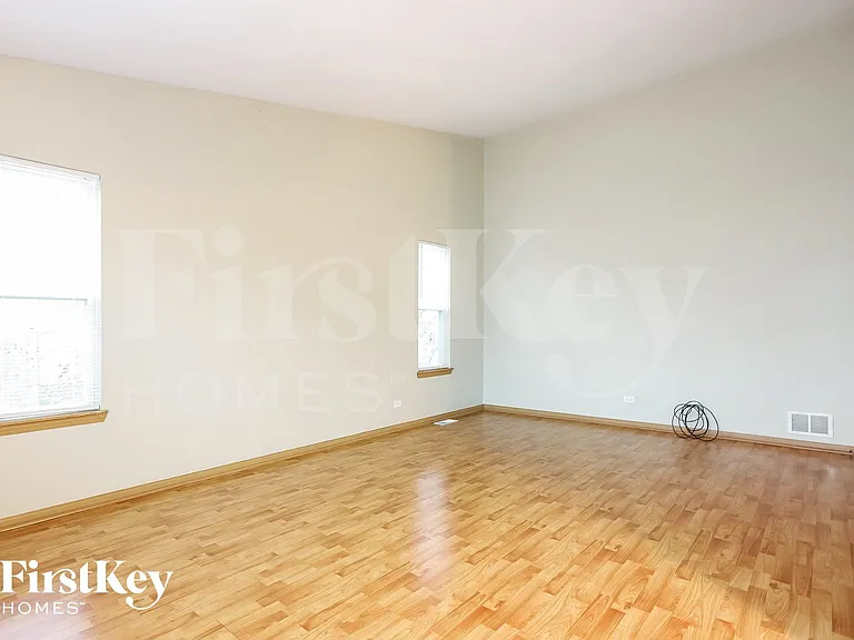 11730 Niagra Ln — Photo 7