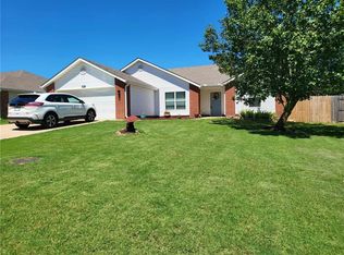906 Fieldstone Ct, Centerton, AR 72719