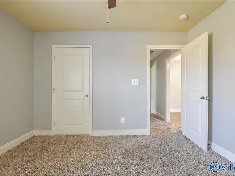 211 New Bristol Ln — Photo 18