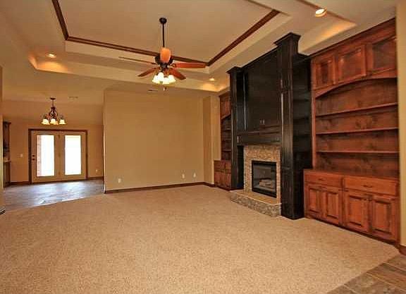 4th image of 561 W Pine Rose Court Way