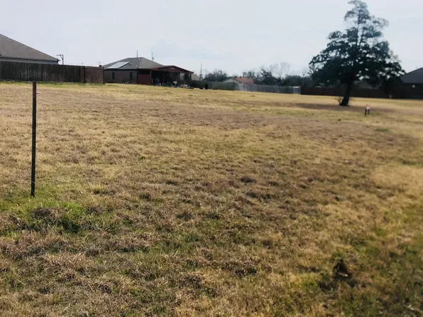 828 Oak St, Ferris, TX 75125