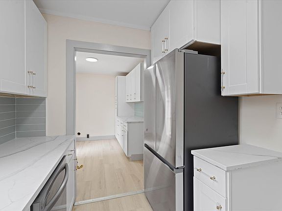 5th image of 7506 Eaton St