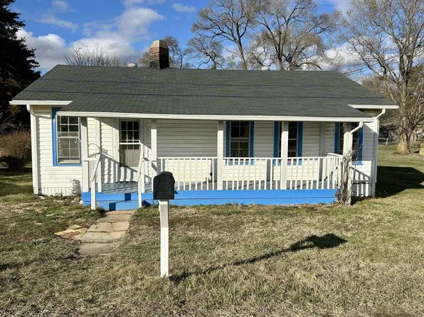 438 Store Hill Rd, Austinville, VA 24312