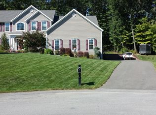 27 Jenna Ln, East Greenbush, NY 12061