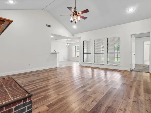 101 Vassar St, Forney, TX 75126