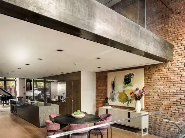 80 Washington Place image 7 of 26