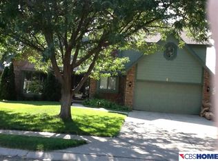 374 S 160th St, Omaha, NE 68118