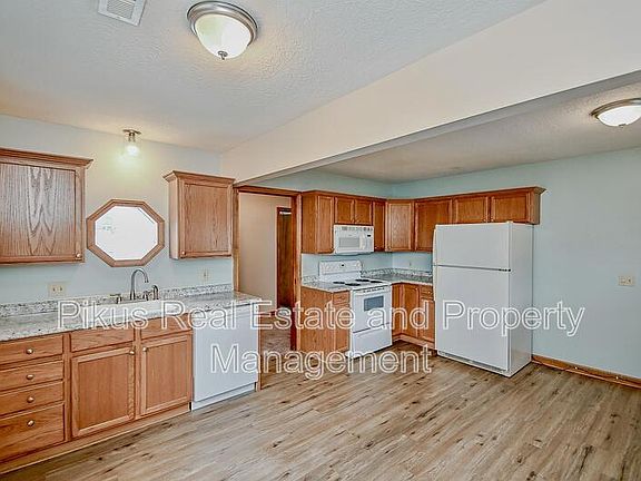 4th image of 713 N Main St