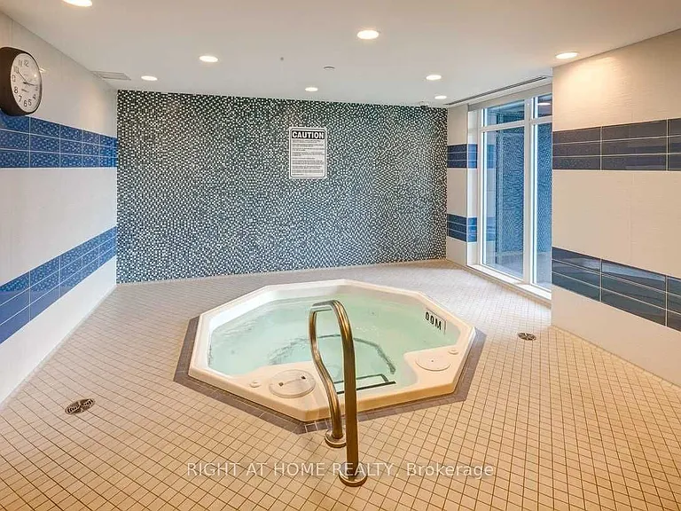 7165 Yonge St #705 — Photo 22