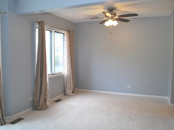 5th image of 2640 Mitchell Dr APT 3