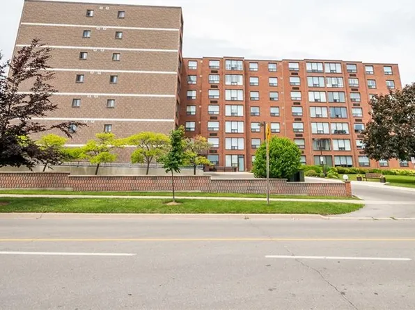 99 Donn Ave #403, Stoney Creek, ON L8G 5B2