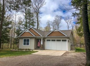 7700 Ridge Rd, Harbor Springs, MI 49740