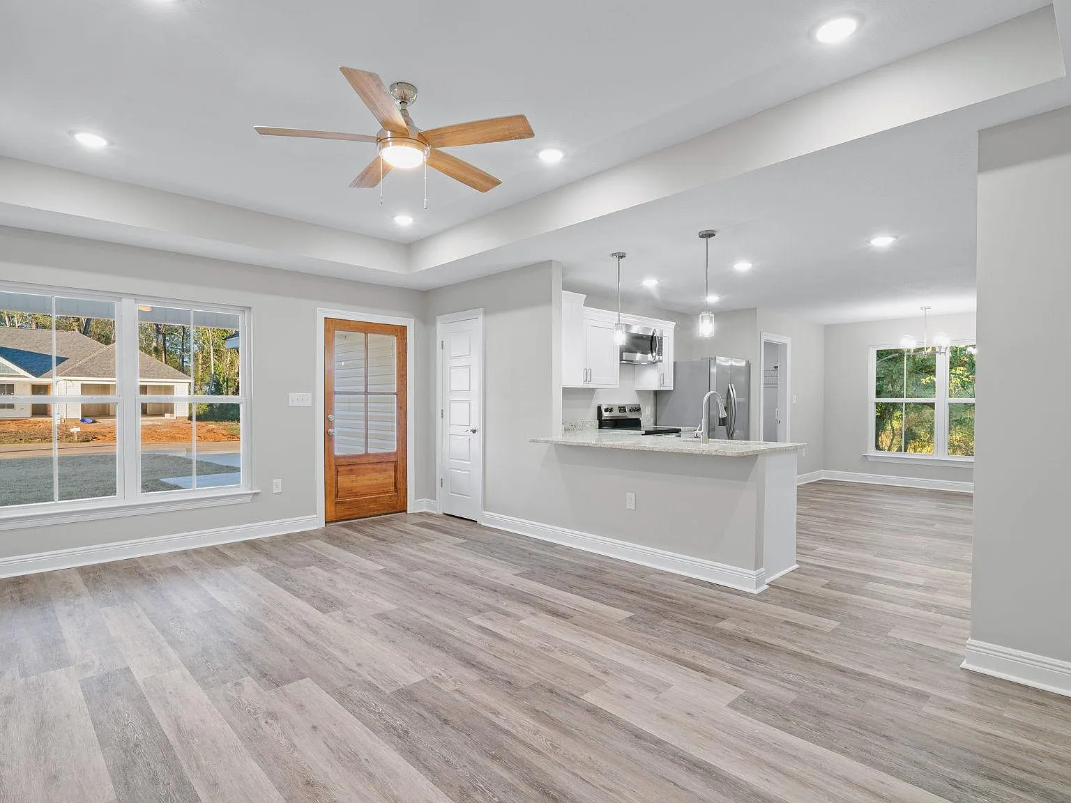 3 bed, 1300 sqft, $1,800 — Photo 4