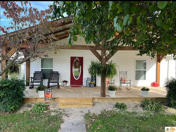 1118 S Walnut St, Upton, KY 42784