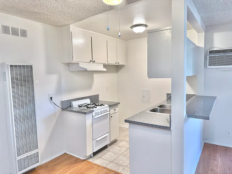 7410 Kester Ave #202 — Photo 8