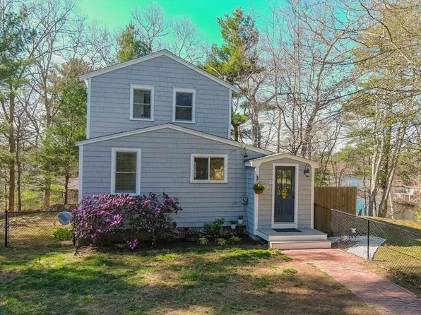 15 Bartlett St, Pembroke, MA 02359
