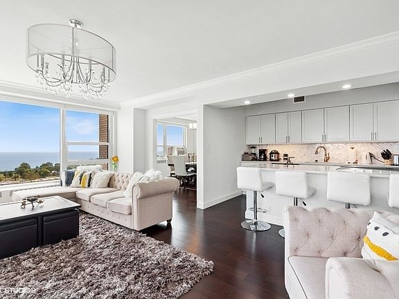 4th image of 3180 N Lake Shore Dr APT 11H