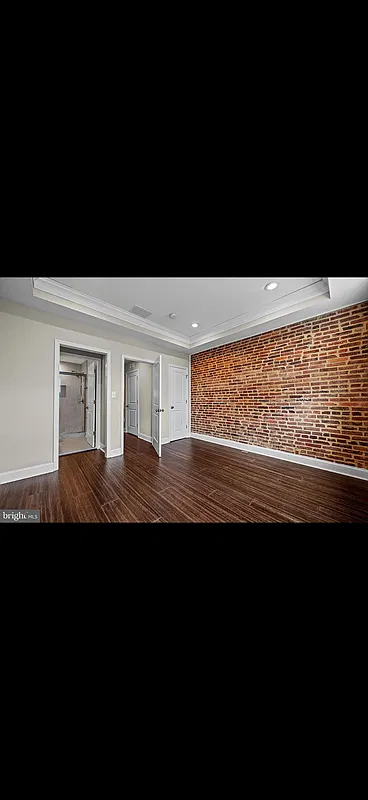 3 bed, 3.5 bath, 1725 sqft, $3,300 — Photo 3