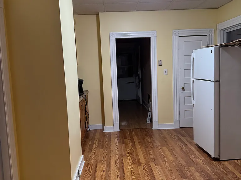 421 Blohm St — Photo 6