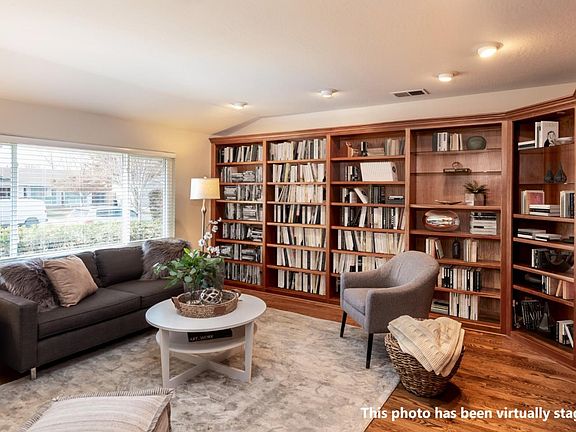 3rd image of 4436 Glenmont Dr