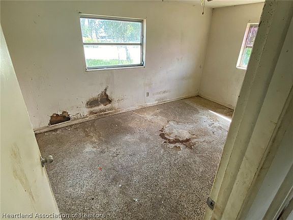 2nd image of 1905 State Road 17 N