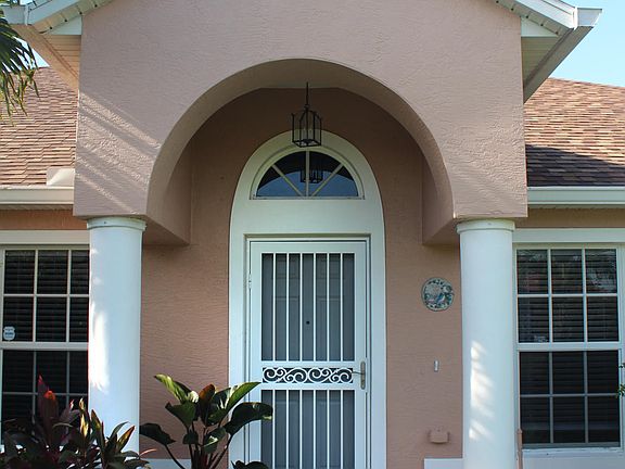 3rd image of 1438 SW Sudder Ave