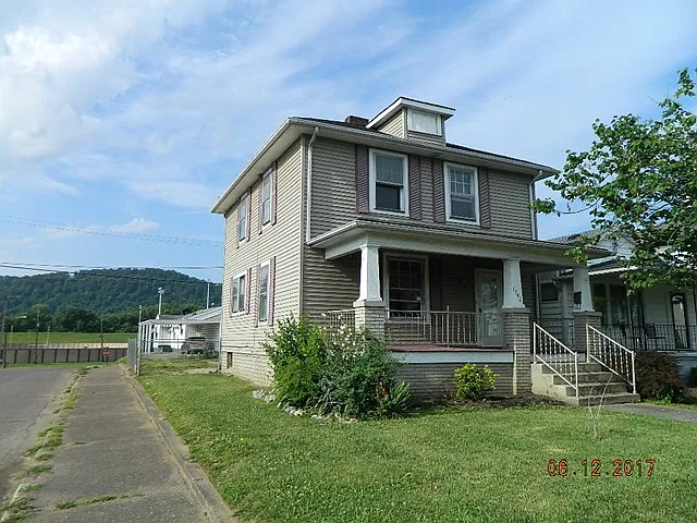 1742 Charles St photo 1