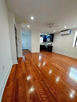 Living room, photo 1
