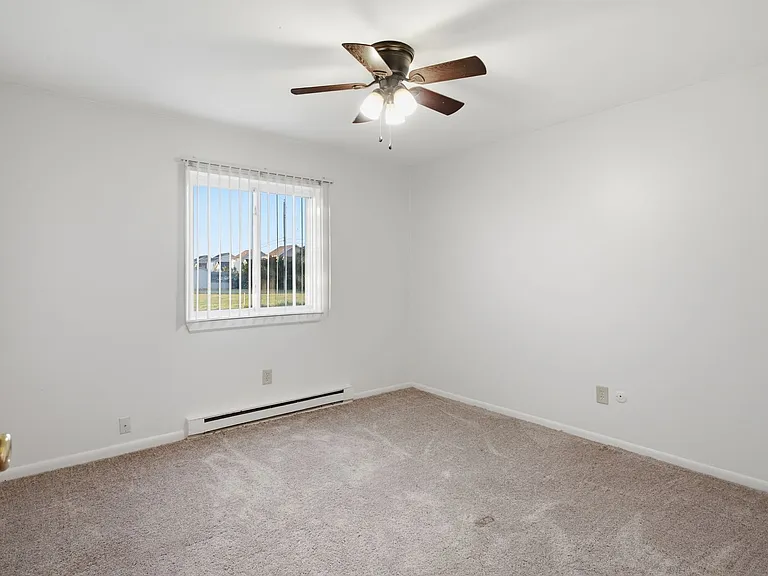 825 South Grand Avenue — Photo 16