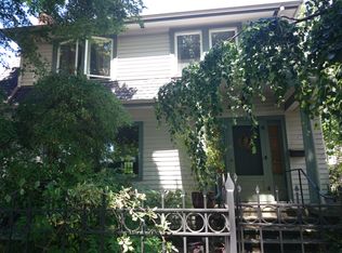 906 E Boston St, Seattle, WA 98102