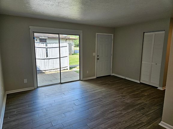 5th image of 3950 SE 17th Ct #A