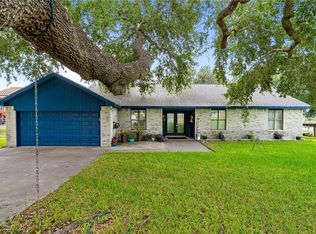 301 Lakeshore Dr, Sandia, TX 78383