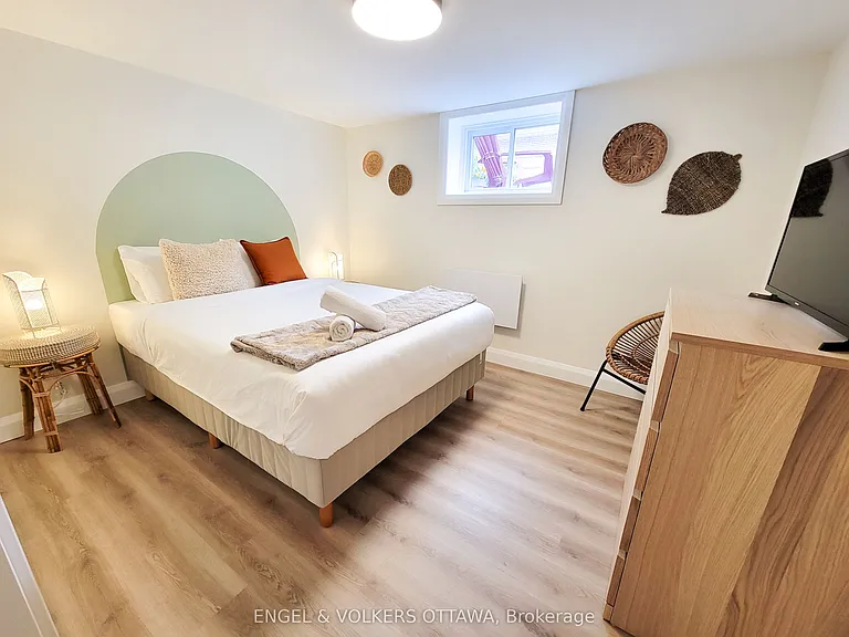 2075 Balharrie Ave #B — Photo 11