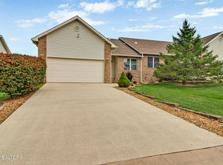 162 Woodgate Dr, Crossville, TN 38571