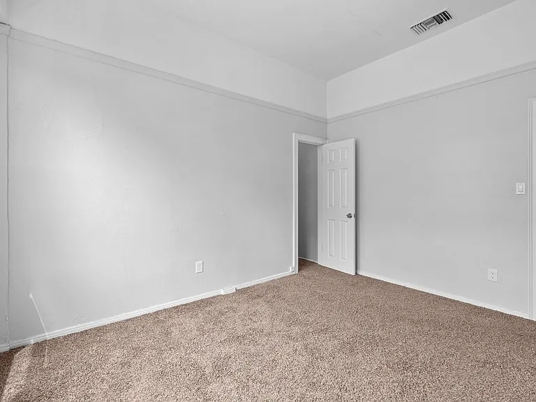 3843 Park Blvd #4 — Photo 13