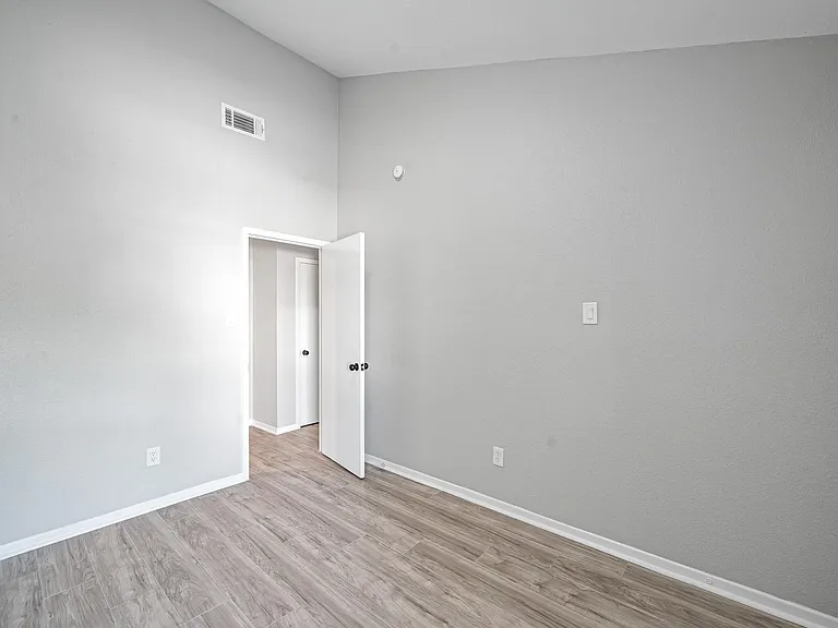 2911 Waypark Dr — Photo 21