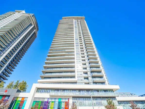 38 Gandhi Ln #102, Markham, ON L3T 0G4
