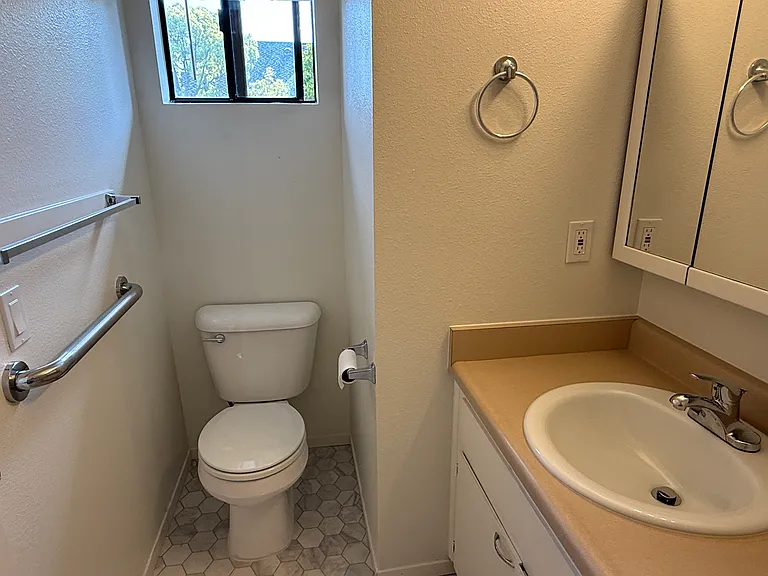 1334 Palm St #10 — Photo 9
