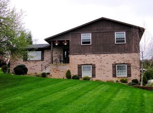 5812 Kerry Cir NW, Canton, OH 44718