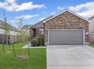 222 Summit Dr, Lockhart, TX 78644