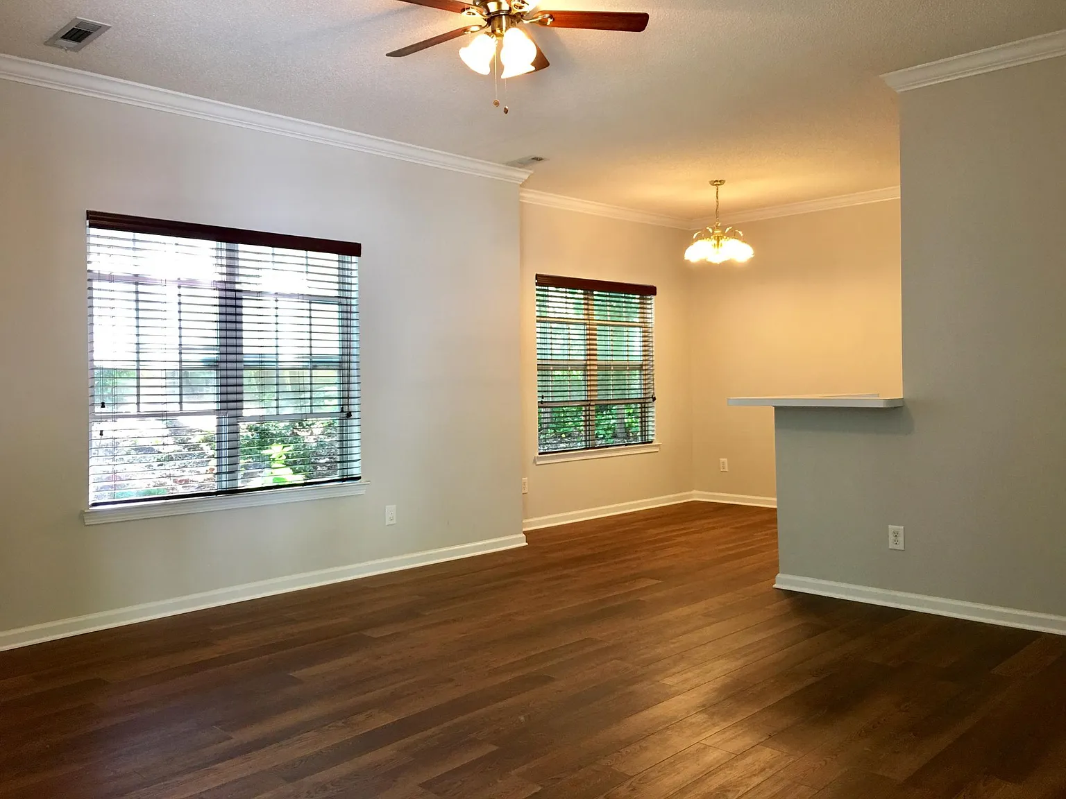 3 bed, 2.5 bath, 1342 sqft, $2,150 — Photo 2