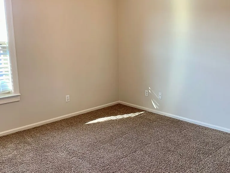 109 Ella St — Photo 12