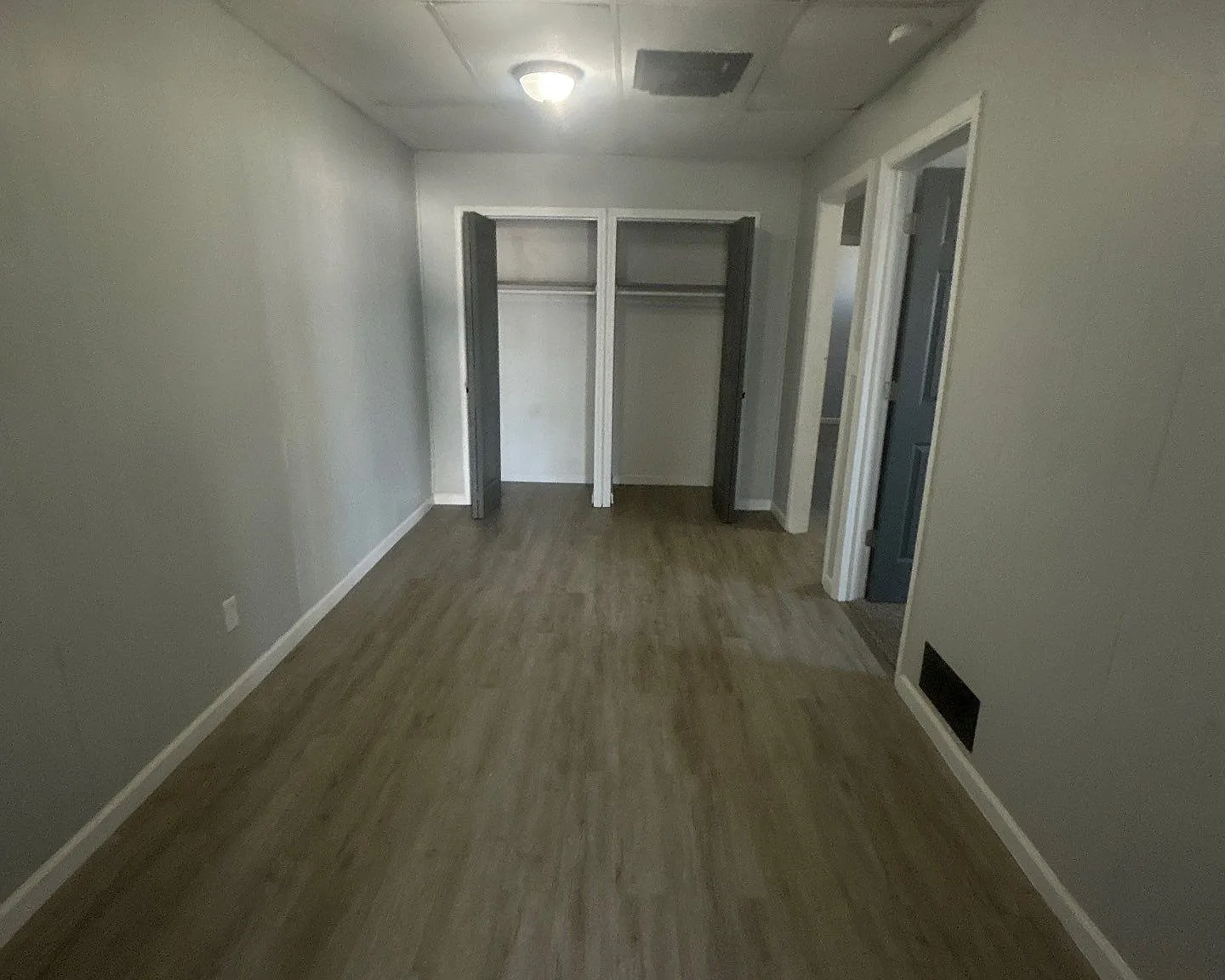 413 S Jackson St — Photo 3