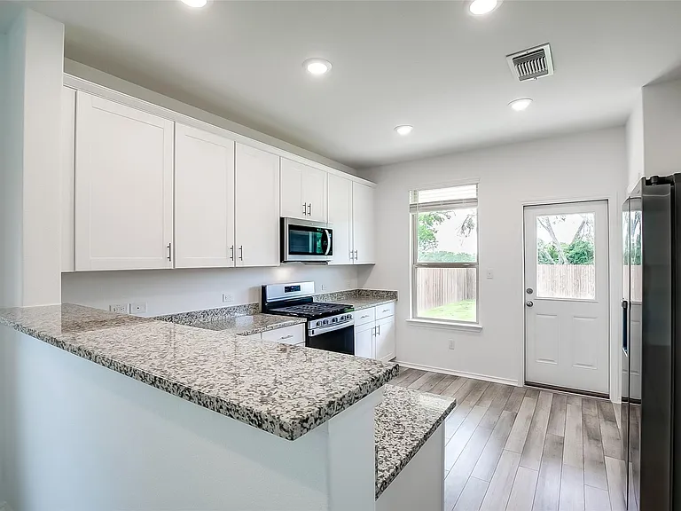 812 Black Alder St — Photo 9