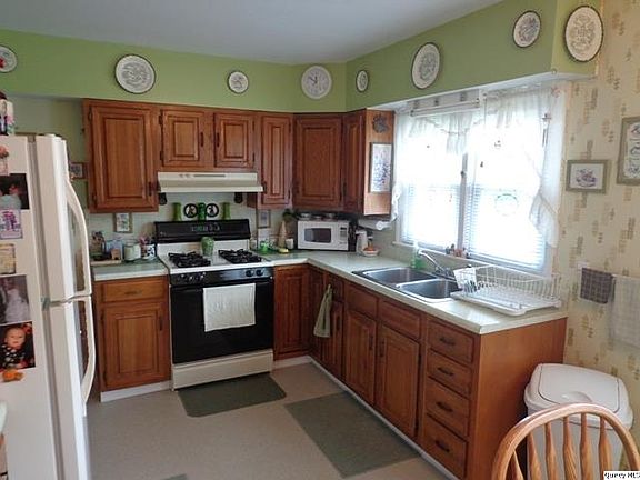 Home for Sale in Quincy, IL $89,900